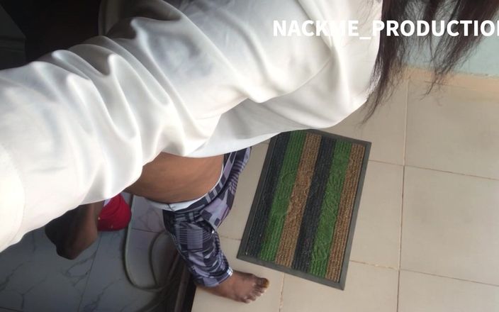 NACKME_PRODUCTION: No puedo salir, lo único que él quiere hacer es comerme el...