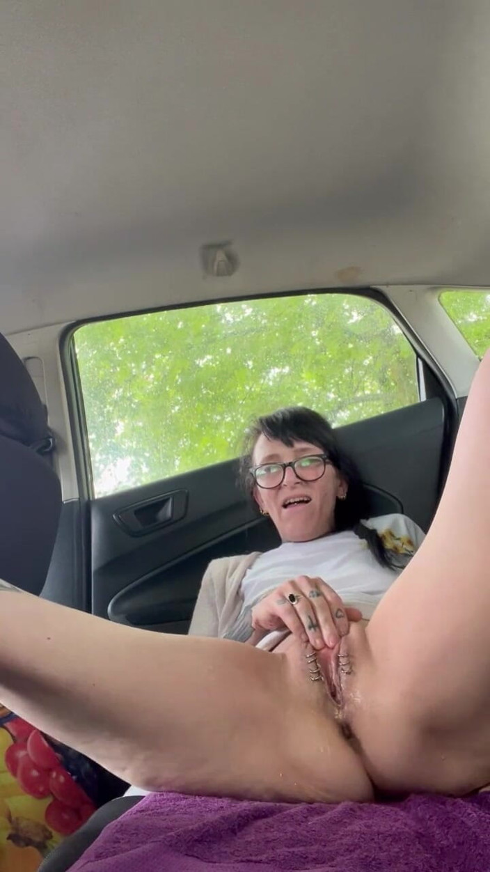 aewin11: Squirting in the Back of M Car