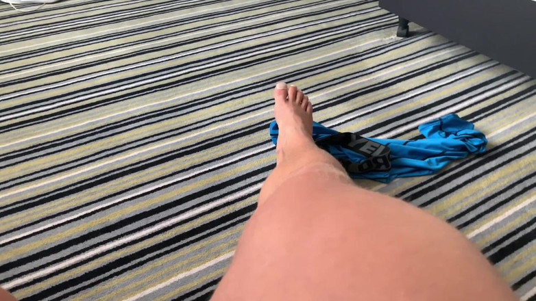 Jack stacked: Musculosa masturbando com enorme gozada