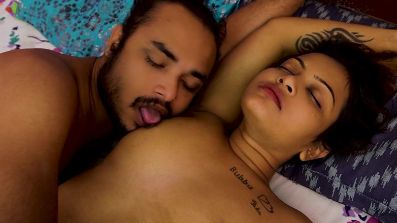 Queen star Desi: Ranní rommance desi páru, hardcore sex, celý film