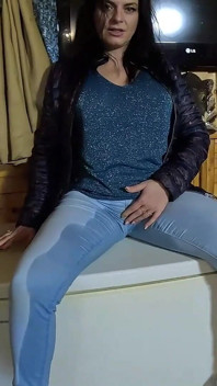 Cameltoe MILF Danst, Plaagt En Plast in Haar Spijkerbroek - Natte Fetisj Fantasie 335