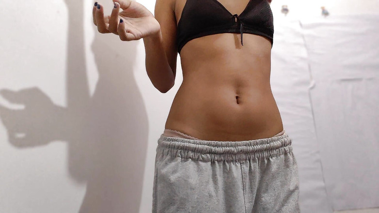 desigirl93: Roztomilá Kawaii Z Tiktoku prstění její kundičky ve svém pokoji