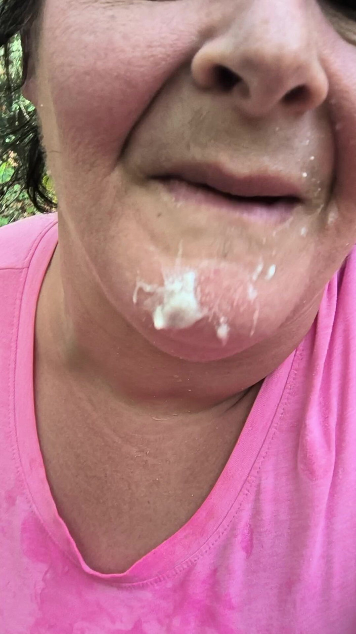 HerculesnVENUS: メカニックが彼女の車に取り組んでいる 彼女はホットなポルノスターのように彼の精液を食べる