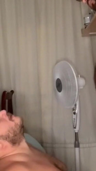 Vengo succhiato dal mio paffuto sottomesso