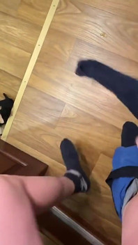 Üvey oğul külotlu çorap yırtıyor, büyük götlü üvey anneye büyük boşalma. Orta yaşlı seksi kadın dölleme