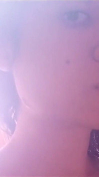 Baise et avale son propre sperme, gémissements de jumelles excités, roulement des yeux, orgasme bruyant, visage souriant
