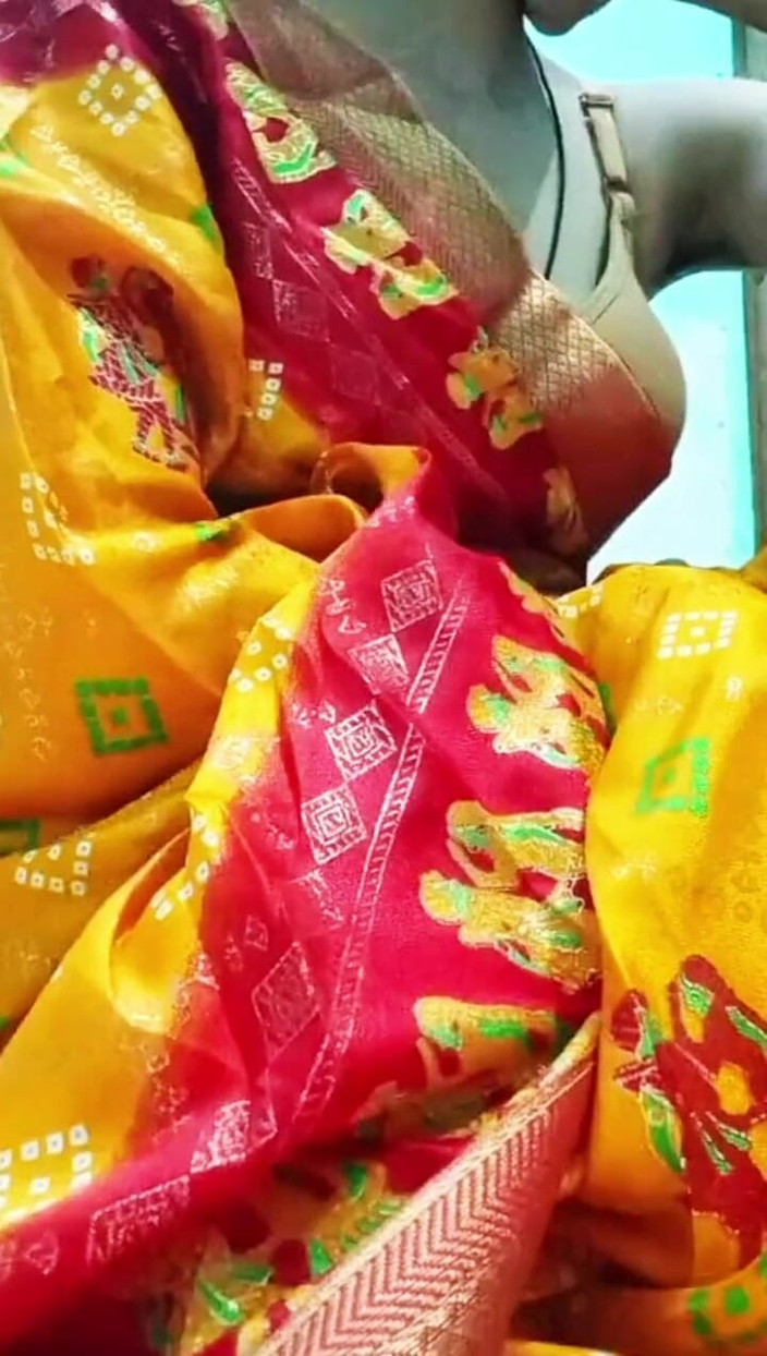 Silver_Worm: 인도 소녀는 뜨겁고 에로틱한 교육 역할을 합니다.