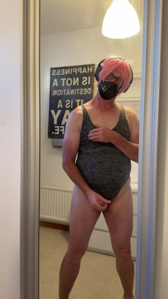 Julia Trans: 거울, 벽에 거울