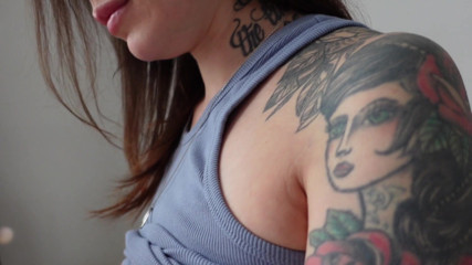 Ghomestory: Erotic photo session ended with a deep and slobbering blowjob...