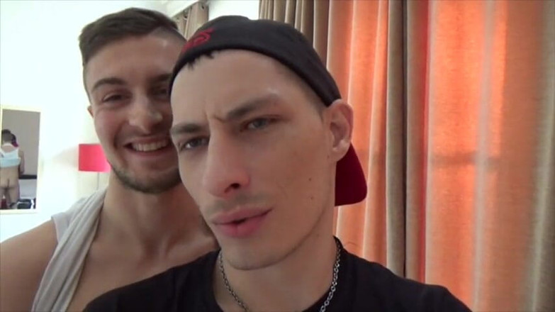 Gaybareback: Twink prezervatifsiz seks kaseti ev yapımı
