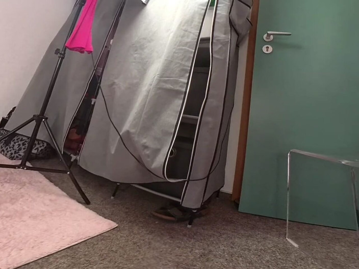 Sissy Adventures VR: Twoja osobista maminsynek pokojówka Chantal - część 1