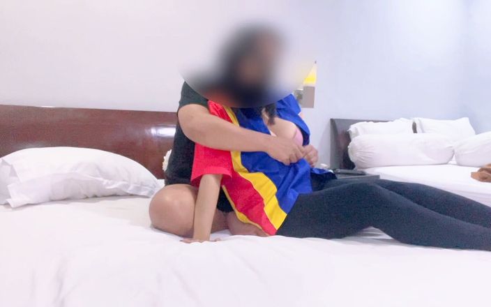 Nadalyne: 無邪気な女の子のミニマーケットの従業員は、借金を返済するために自分自身を売る