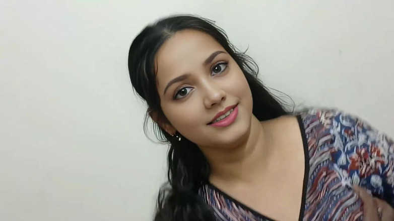 Desisexqueen: Sexo romántico con mucama india