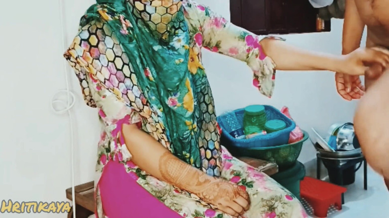 Hritikabby: Мила дівчина показала вірусне відео з цицьками і пестощами пальцями