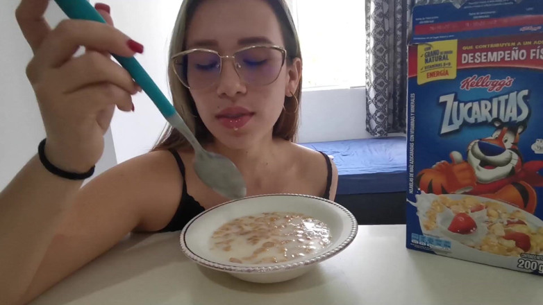 Sara films: Un imbroglione mi dà una bella scopata in cambio di...