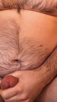Il papà gemendo dominante si masturba per il figliastro