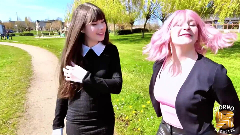Porno Baguette: Luna and Vicky, Sexy Girls, Want to Fuck Togerther