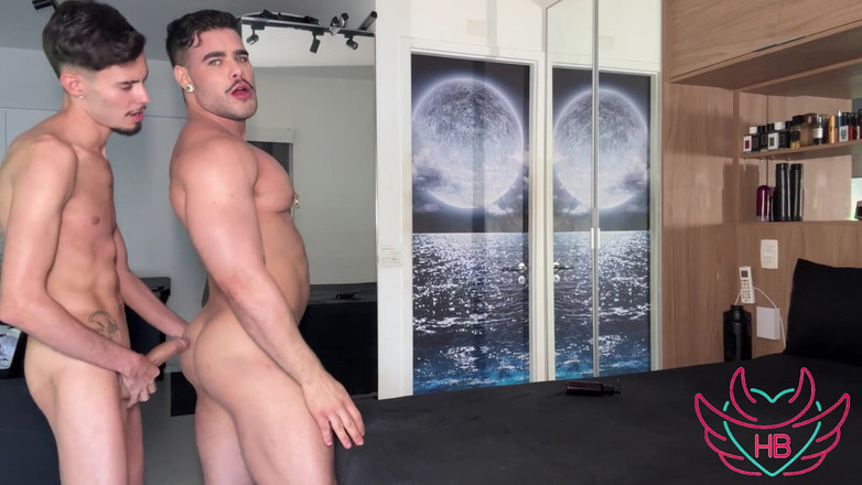 Heitor Bauman OFC: Ragazzo gigante dà il culo al twink