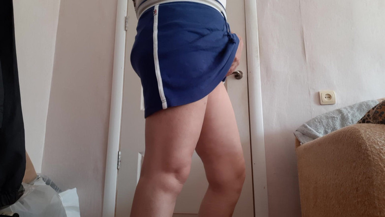 Lesbian-candys: Vergonhosa professora milf se masturba suja em sua sala de...