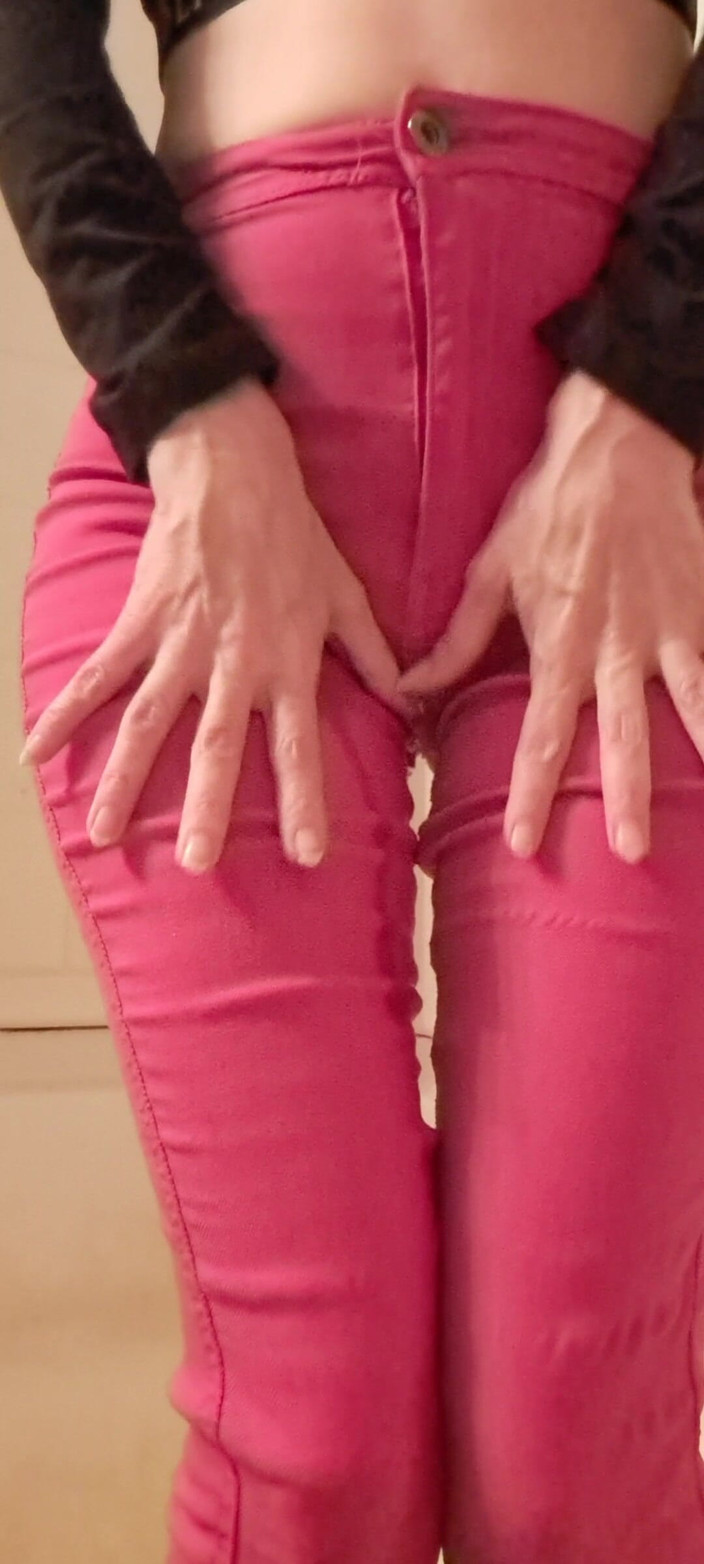 PandoraSG: Schau zu, wie meine pisse meine rote jeans mit ihnen...