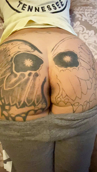 MzKiTTy91: Matură sexy cu cur perfect scuturându-și curul