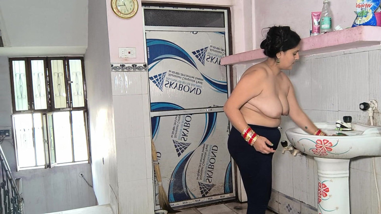 Puja555: Puja Bhabhi Daily Nude Blog