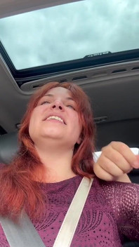 Gesichtshiebe auf dem weg und nachher gepeitscht