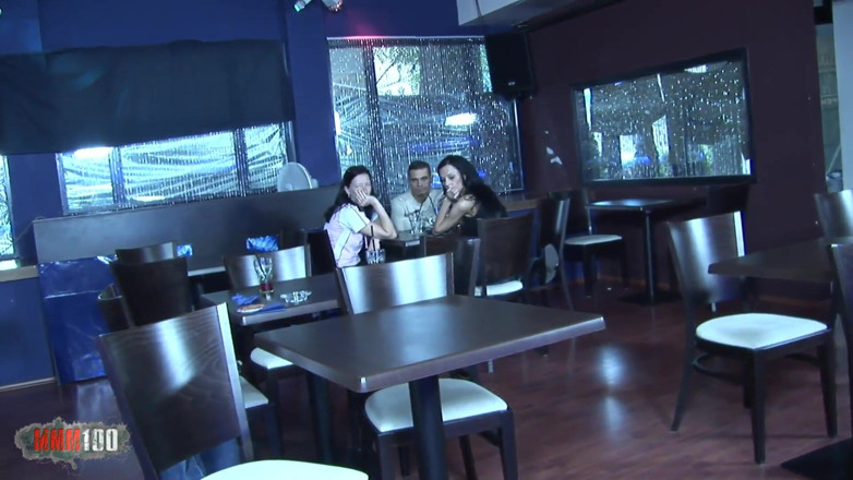 MMM100: Scopa una milf al club