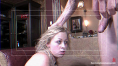 Hardcore Gangbang by Kink: Une jolie fille vit son fantasme de se faire baiser...