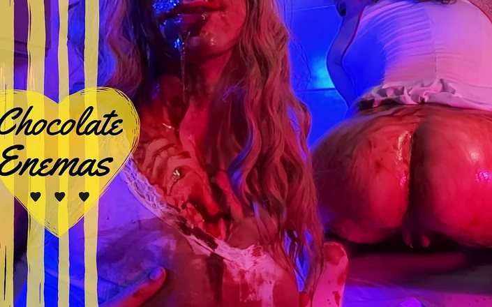 Fetish Explorers: Choklad lavemang för sissy lesbisk del 1