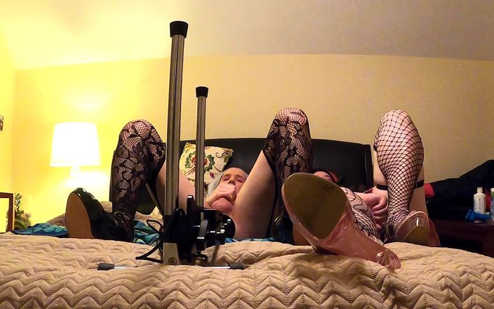 Sissy Bailey Wilde: Мастурбация и трах-машина кроссдрессеров - подборка 1