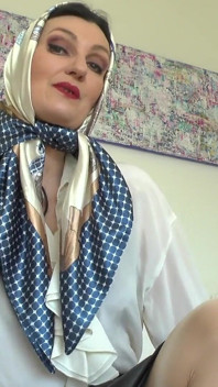 Yeni saten eşarbım boşalma isteği uyandırıyor ve zayıflıyor, eşarp 31 talimatı, Lady Victoria Valente