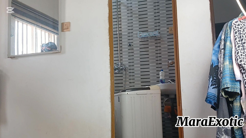 Mara Exotic: Şişman götlü zenci orta yaşlı seksi kadın çıplak çamaşır günü - mara egzotik