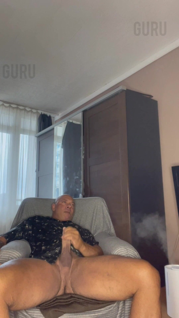 Mr. Guru: Mr Guru Bodybuilder papa trok zich af.aftrekken