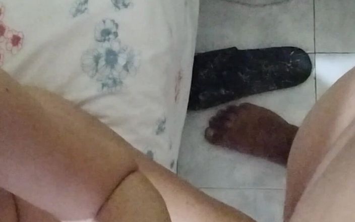 MaturecoupleVe: Moje nadržená manželka to má ráda