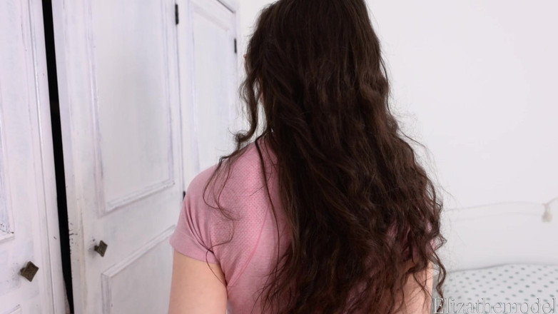 ElizaTheModel: Un goon maladroit me vole