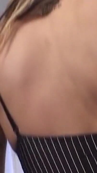 THAGSON MILFS: แม่น่าเย็ดผมบลอนด์ที่เงี่ยนรับควยทุกตัวที่เสนอ