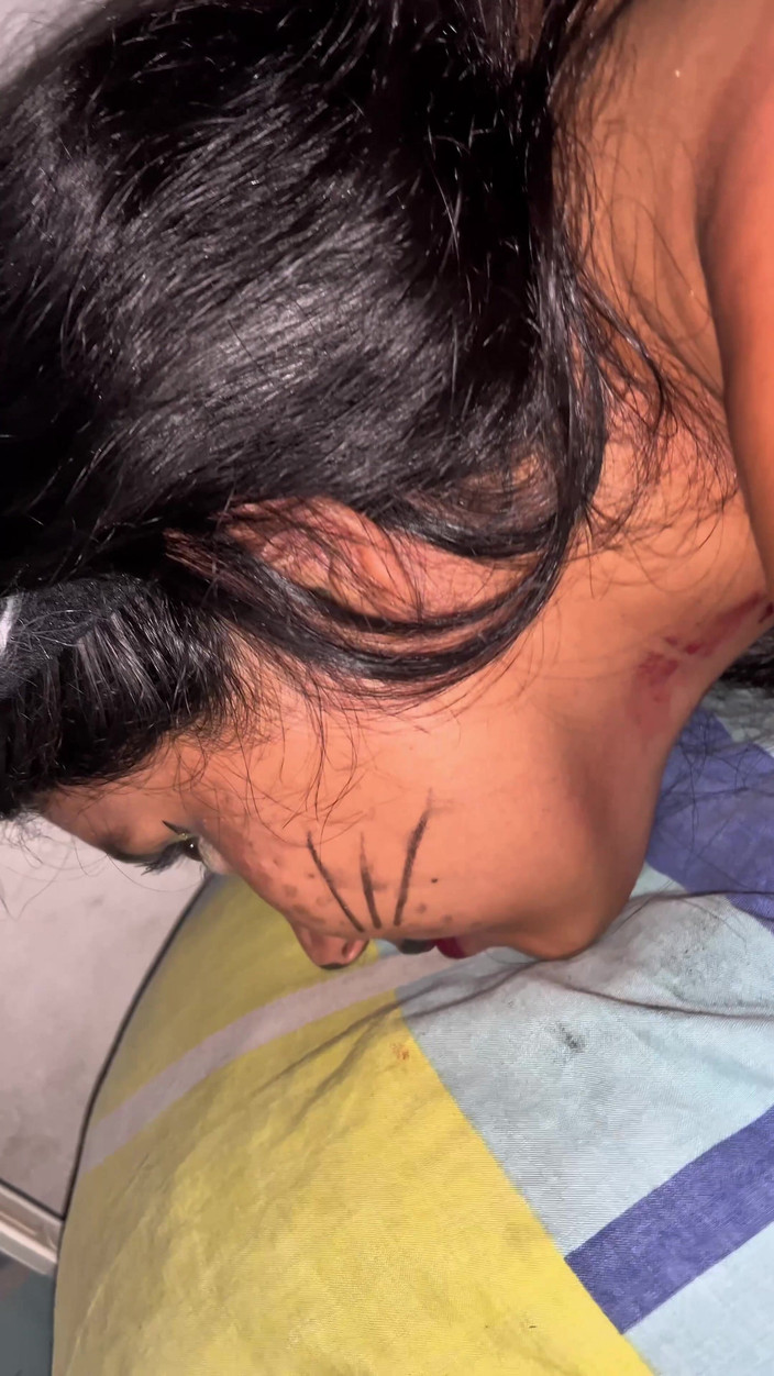 Gilversexy: Bữa tiệc Halloween, cô ấy không thể chịu đựng được sức nóng và...