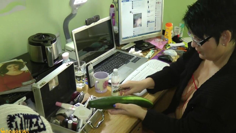 Anna Devot: The cucumber as butthole spare?