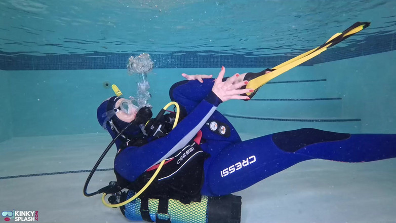 UKCuteGirl Lucy Lauren: Compilation di scuba sott'acqua - oltre 1 ora!