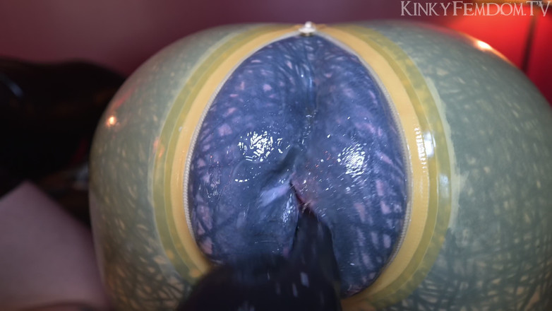 KinkyFemdomTV: Anales Fisting-sklavenwettbewerb Ft Goth Latex-herrin Lunatika Maz Morbid