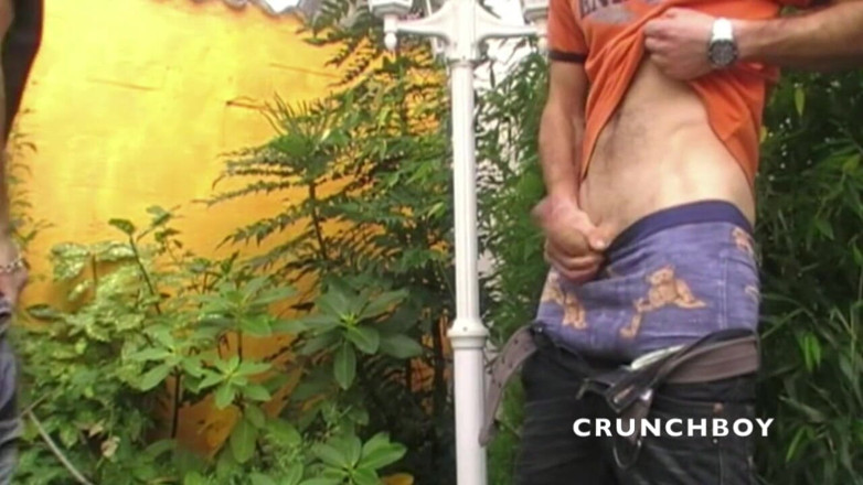 Sneaker gay: 축구 경기장에서 나를 따먹는 직선 아랍인의 놀라운 위험한 exhib