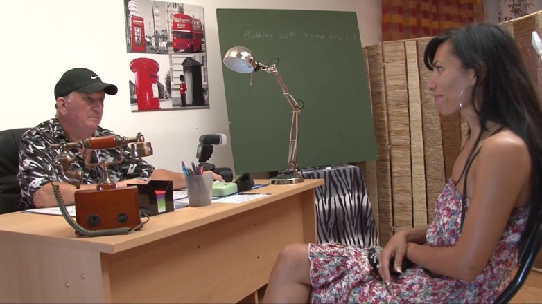 Miami Reality: Petite milf safada anal sexo a três audição