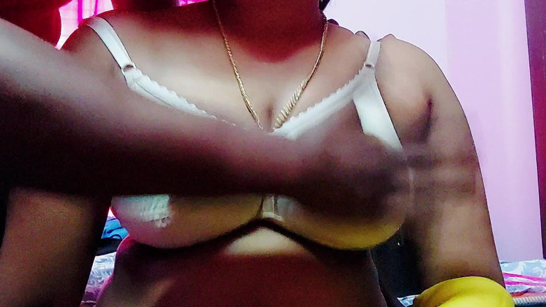 Desi Mohini: デジカップルモヒニ彼氏とのセックス