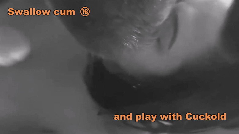 Cuckoby: Menelan mani di hadapan cuckold