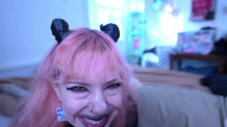 lilredvelvettt: Demon Stepsis cuckold gf awak