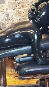 Inlämning vid fängelsehålan, full video - Alex Latex