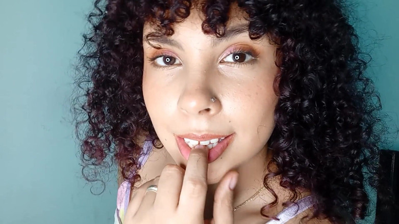 ViolettaMiller: Gel ve göğüslerimle tanış