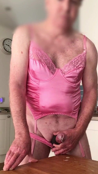 Bellhead: Minutová růžová zábava