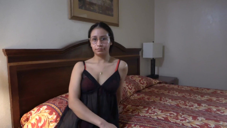 Antoniojaureugui1: Chica mexicana, ella viene a mi habitación de hotel y...